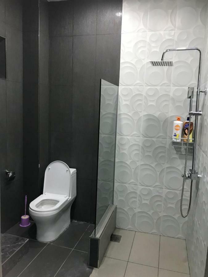 Homestay Stardow~星窗名宿~ Johor Bahru Exterior photo