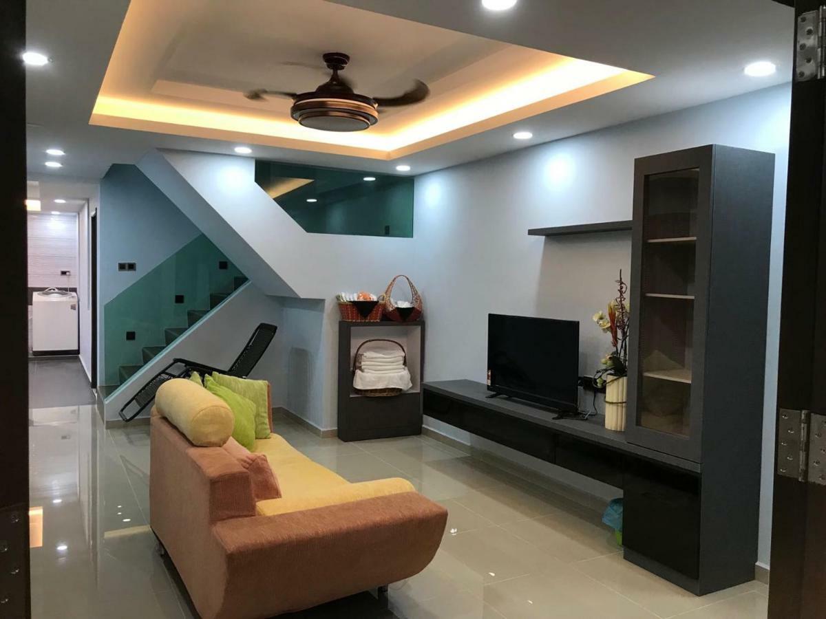 Homestay Stardow~星窗名宿~ Johor Bahru Exterior photo